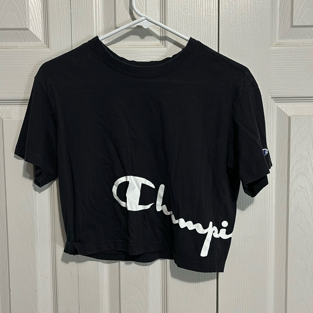 BLACK CHAMPION CROP TSHIRT
